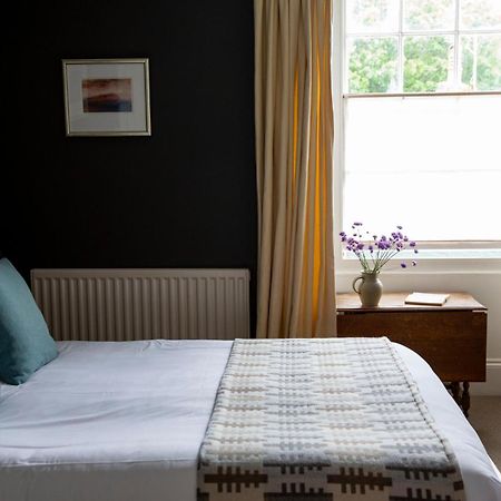 Hotel Llys Meddyg à Newport  Extérieur photo
