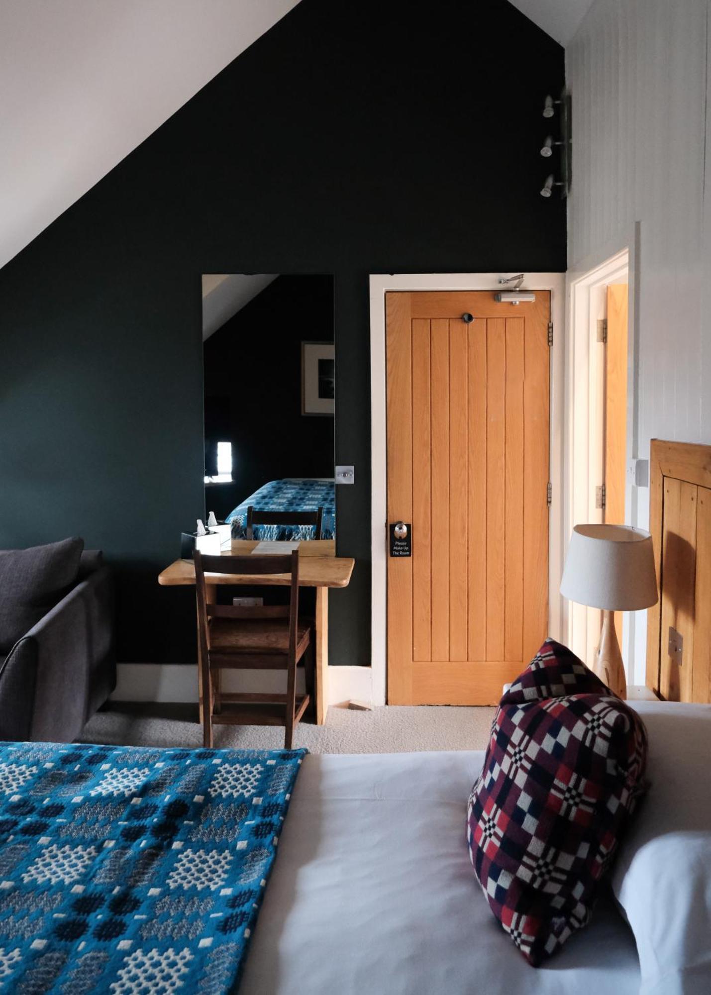 Hotel Llys Meddyg à Newport  Extérieur photo