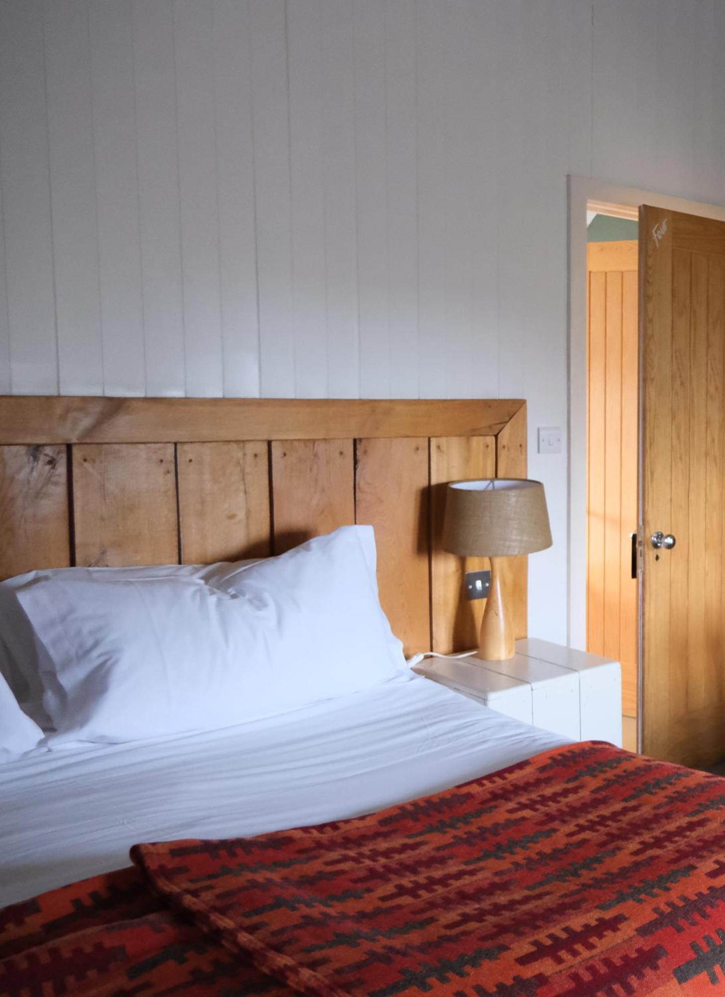 Hotel Llys Meddyg à Newport  Extérieur photo