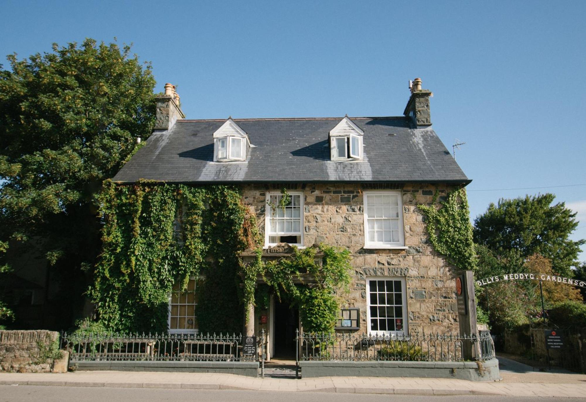 Hotel Llys Meddyg à Newport  Extérieur photo